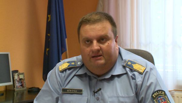 Buthi Gyula rendőr alezredes sajtótájékoztatója