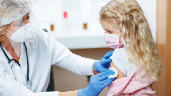 Megkezdték az 5-11 éves gyermekek koronavírus elleni oltását