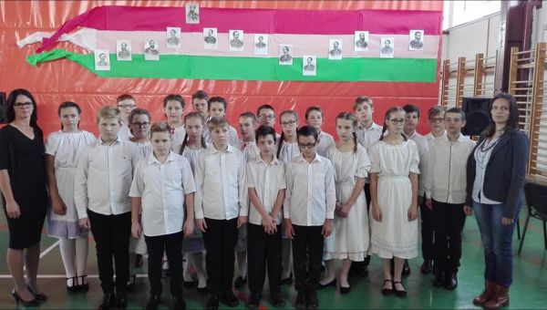 Az aradi vértanúkra emlékeztek a beledi általános iskola diákjai