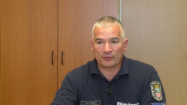 Varga András rendőr főhadnagy bűnmegelőzési tájékoztatója