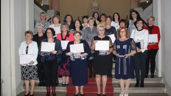 Országos elismerést kapott Bugár Katalin csornai védőnő