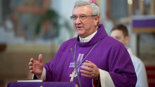 A megyéspüspök tart szentmisét és bérmálást a beledi katolikus templomban
