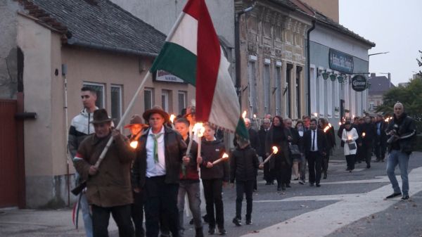 Az 1956-os forradalom és szabadságharcra emlékeztek Csornán