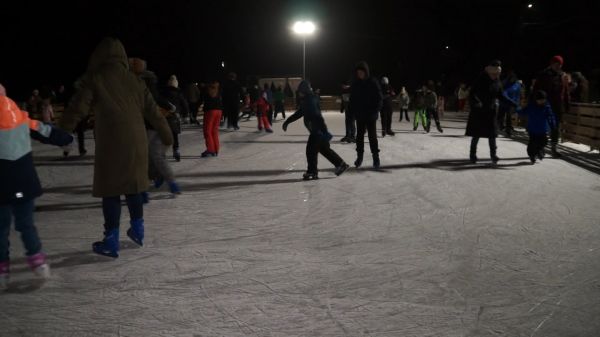 Megnyílt a csornai jégpálya