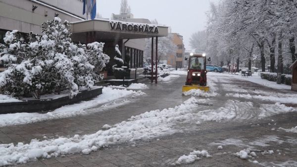 Sajtótájékoztató a téli útüzemeltetési feladatokról Csornán