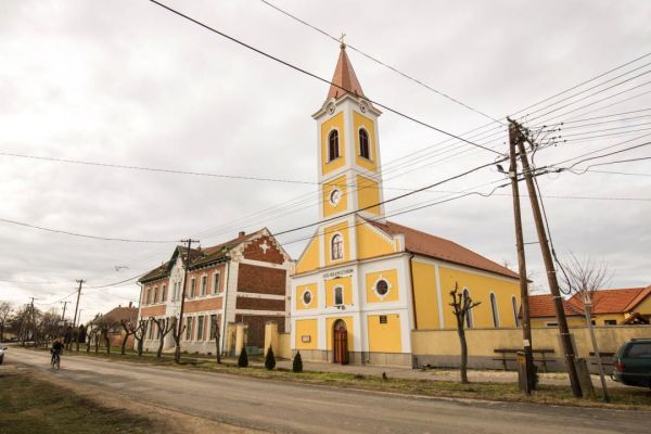 Konfirmáció a beledi evangélikus templomban
