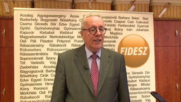 Dr. Bakondi György, a miniszterelnök belbiztonsági főtanácsadójának sajtótájékoztatója